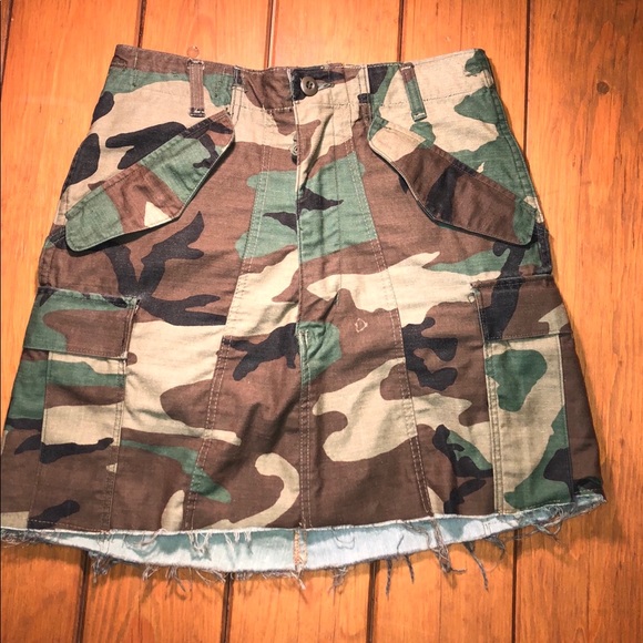 AMERICA VINTAGE CALIFORNIA CAMO MINI SKIRT - Picture 2 of 7